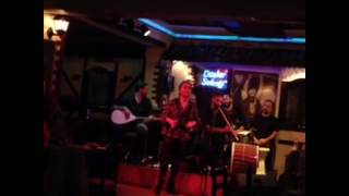 Aynur Yilmaz - Çi̇rki̇n İle Bal Yi̇yemem Düşler Sokaği