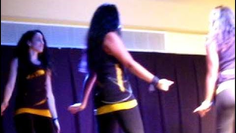 Greekster.tv - SLU stroll team performs