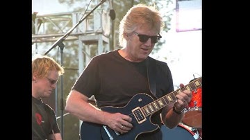Rik Emmett of Triumph