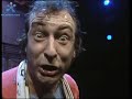 Youp van het hek - Agressie