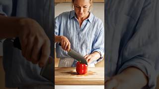 🔪 Pro Chef Knife Skills: Fastest Way to Chop a Bell Pepper Like a Pro! (Quick & Easy Kitchen Hack)
