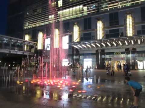 台北101大樓水舞廣場音樂噴泉 夜間 Youtube