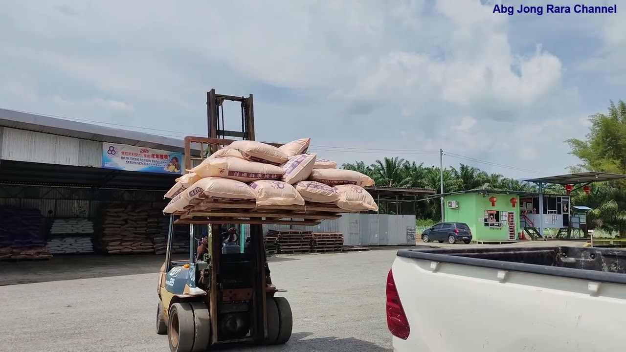 Salam Tandan Berduri...CEO turun kebun lagi....penyamaran ceo masih aman2 saja....