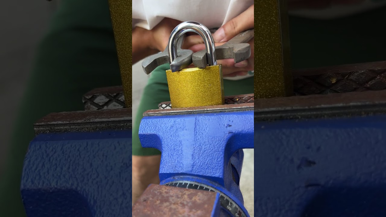 Two Wrenches Easily Open a lock! 