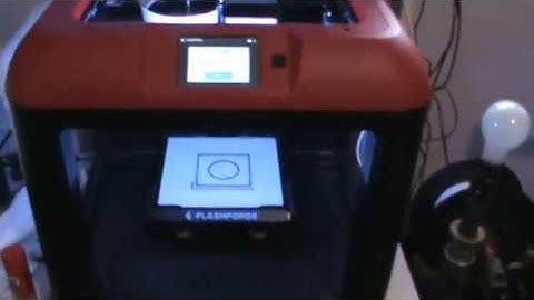 FlashForge Finder bed leveling the circle square method.