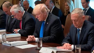 Trump asks Ben Carson to say prayer before cabinet meeting Donald Trump asks Ben Carson, secretary of housing and urban development, to say a prayer ahead of his cabinet meeting, telling reporters to stay and listen.