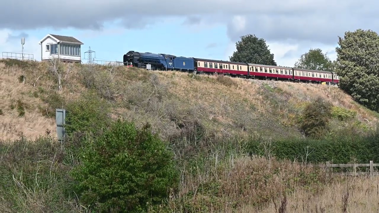 LNER Peppercorn Class A2 60532 Blue Peter at Sutton Weaver in Cheshire