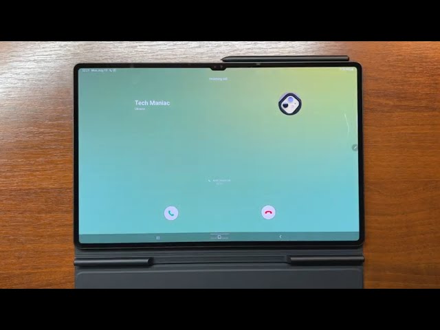 Samsung Galaxy Tab S8 Ultra 5G Cellular Incoming Call with Stylus