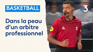 À 26 ans, il est l'un des plus jeunes arbitres professionnels de basket