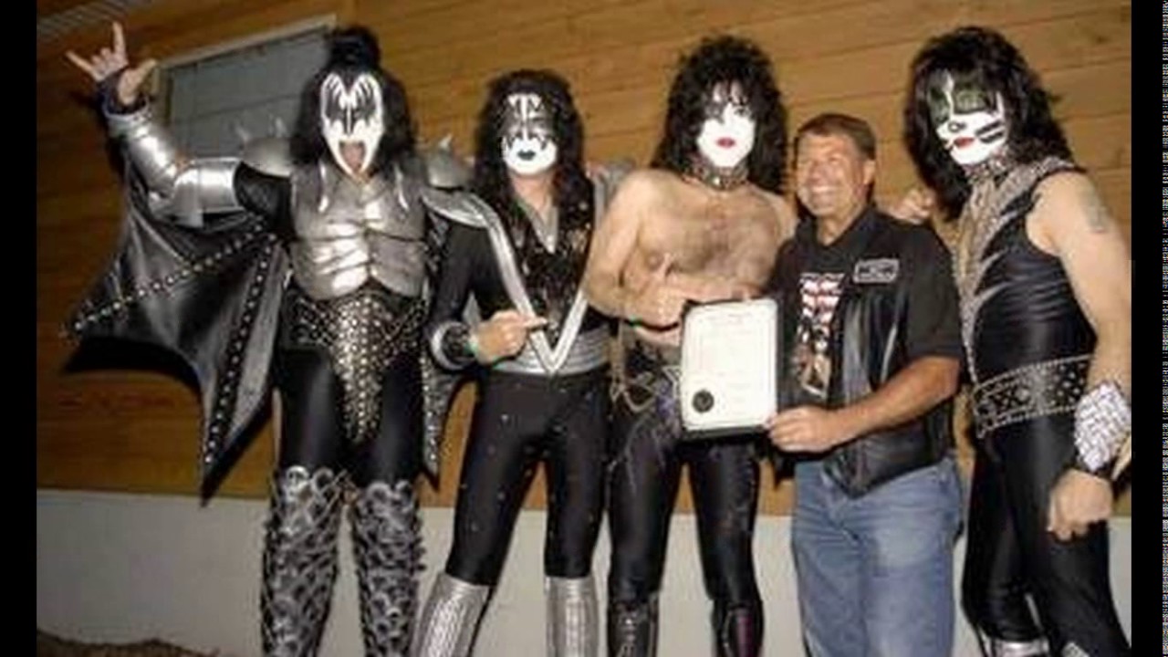 kiss first tour without makeup