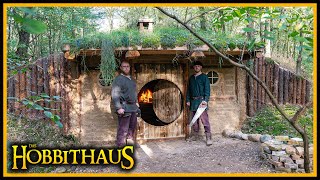 Das Hobbithaus - Die runde Tür hat uns fast gebrochen 😮 - Bushcraft Handwerk Deutschland