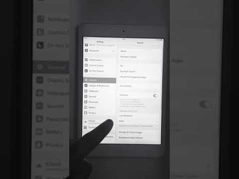 HOW TO FIX SPLIT KEYBOARD ON IPAD