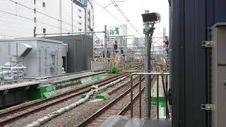 209系1000番台(ﾄﾀ82編成) 快速東京行き 新宿駅到着