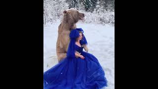 Belo e a fera @CrisSunLife #bear #woman #snow