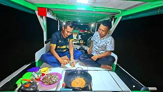 Mancing, masak dan tidur diperahu bersama chef dari pontianak