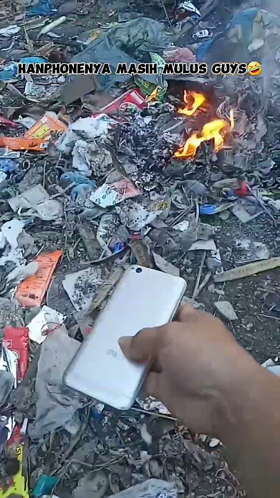 Buang sampah malah dapat Handphone 😊 || #mobilepone #restorasi #iphone #technology
