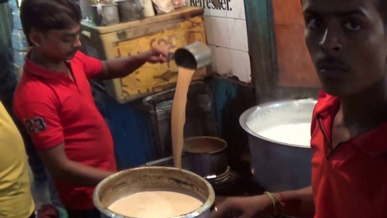 Special Hot Tea (Garam Chai) Of The Popular Maharaj Snacks, Kolkata | Street Food Of India