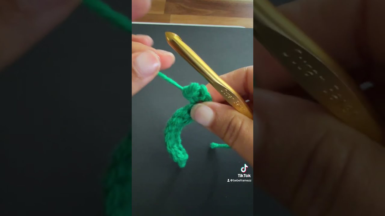 Crochet Basics 101 Part 2: Slipknots, Chains, & Single Crochet - YouTube