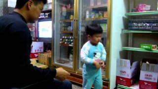 生氣打臉爸爸來快點跑走1000311,2Y5M.MOV