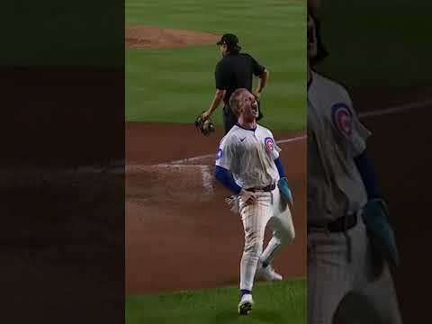 PETE CROW-ARMSTRONG SCORED FROM SECOND BASE ON A WILD PITCH! 🤯