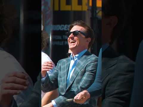 Where’s the door hole? @DrakeBellOfficial