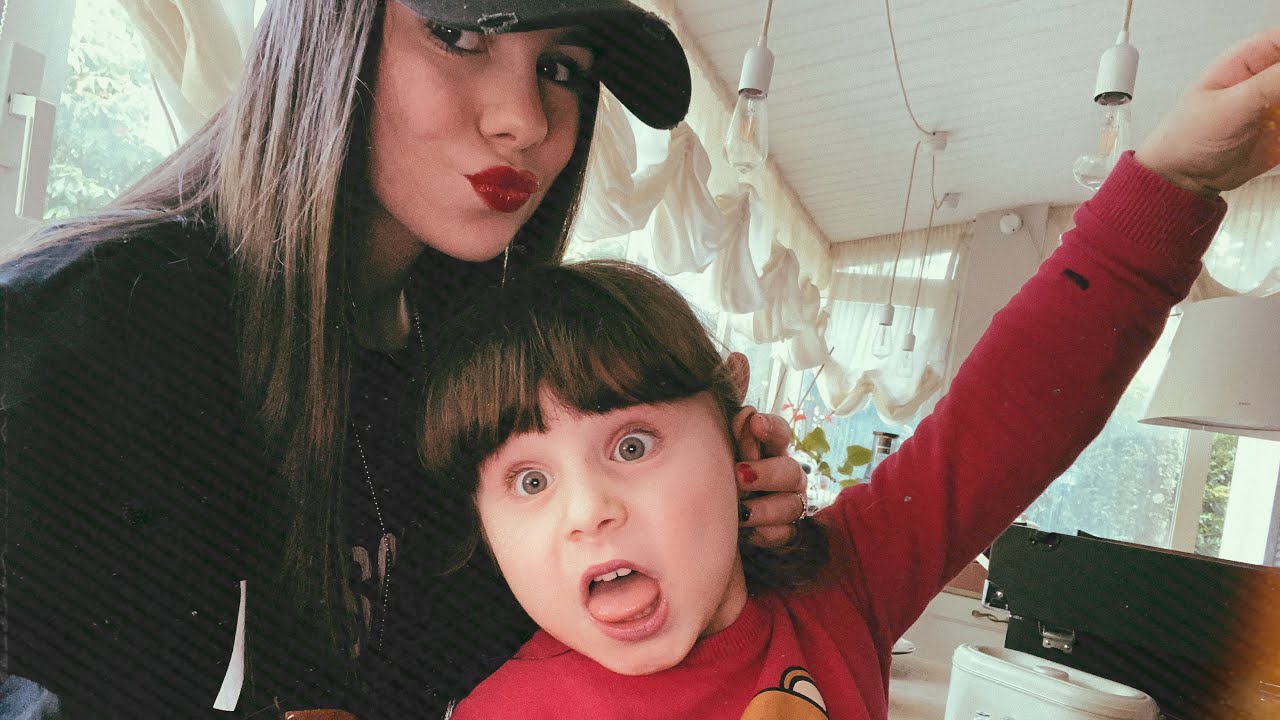 MIA SORELLA DI 4 ANNI MI FA LE UNGHIE (semi permanente)💅🤦🏻‍♀️🥶