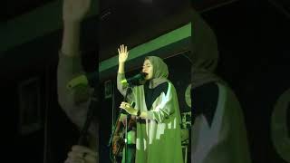Mungkin - Melly Goeslaw ( Feby Putri cover ) Live at Universitas Semarang.