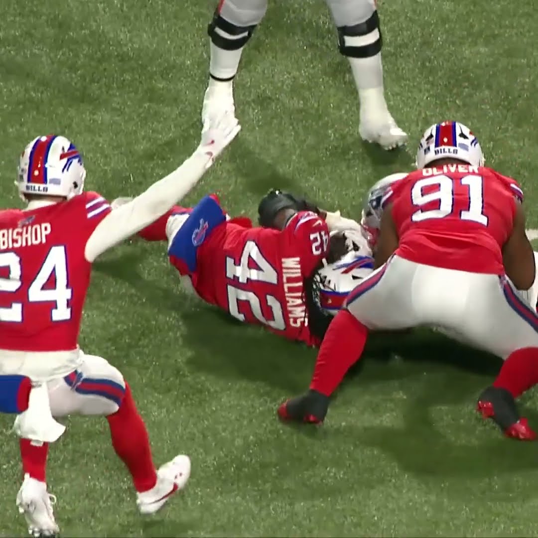 Dorian Williams with a Fumble Recovery vs. New England Patriots