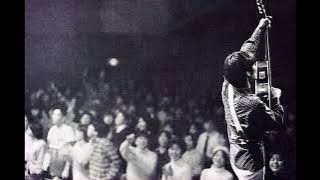 Download lagu スピッツ / 裸のままで - Acoustic Version (Live 1995)