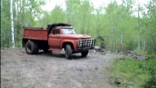 Mater the dump truck climbing a rock filled hill screenshot 4