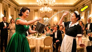 Le arrojó agua sucia frente a 100 invitados. No imaginó quién era LA SIRVIENTA ni lo que haría