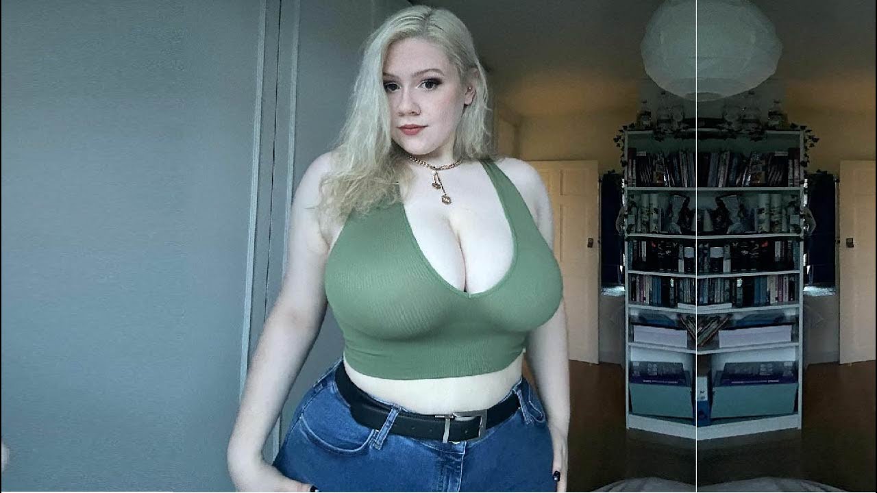 Curvy model & Instagram star Kat Funnell biography age, weight, and