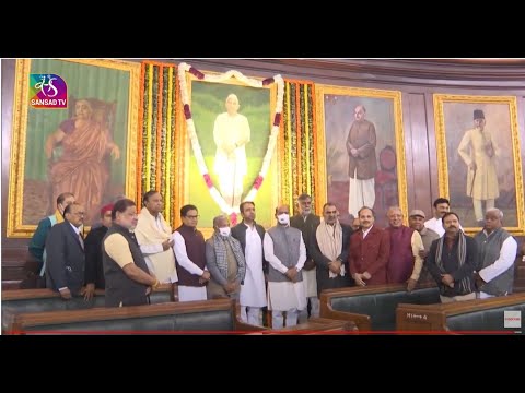 LS Speaker &amp; other parliamentarians pay tribute to Chaudhary Charan Singh on his birth anniversary