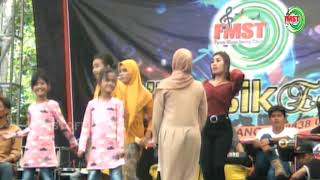 Download Lagu BERBEZA KASTA - D' MUSIK SAWER KELUARGA | FMST OFFICIAL Download Lagu BERBEZA KASTA - D' MUSIK SAWER KELUARGA | FMST OFFICIAL