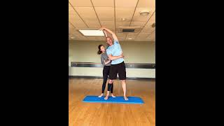 #partnerstretching Stretch the waist and open chest.