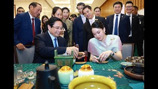 Vietnamese, Thai Prime Ministers contemplate handicraft products