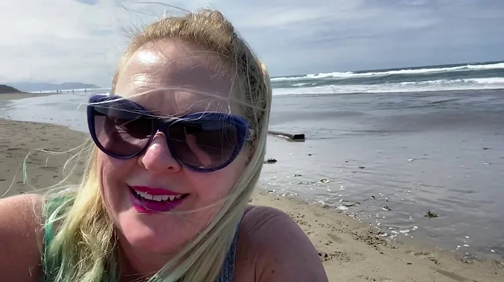 Stretch & Groove feel good & alive on the beach wi...