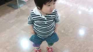 【可愛いちびーず】はじめてのきゅっきゅ靴