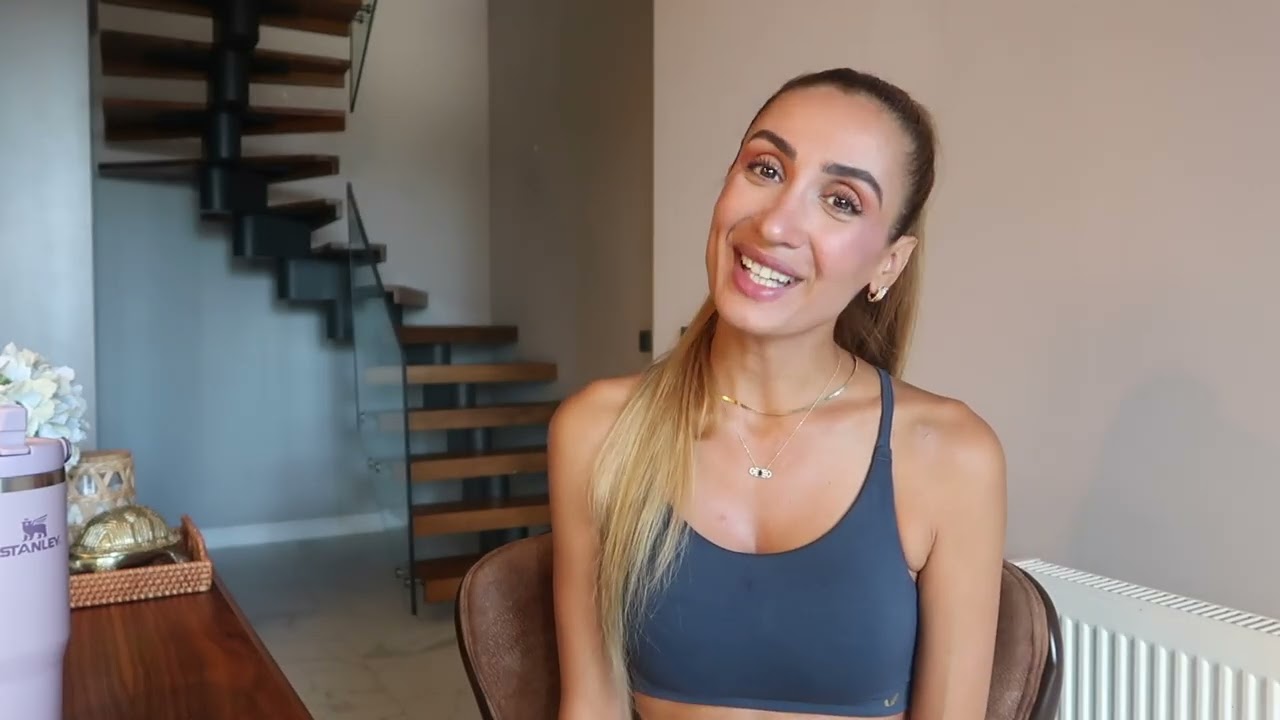 10 признаков того, что она вас ревнует