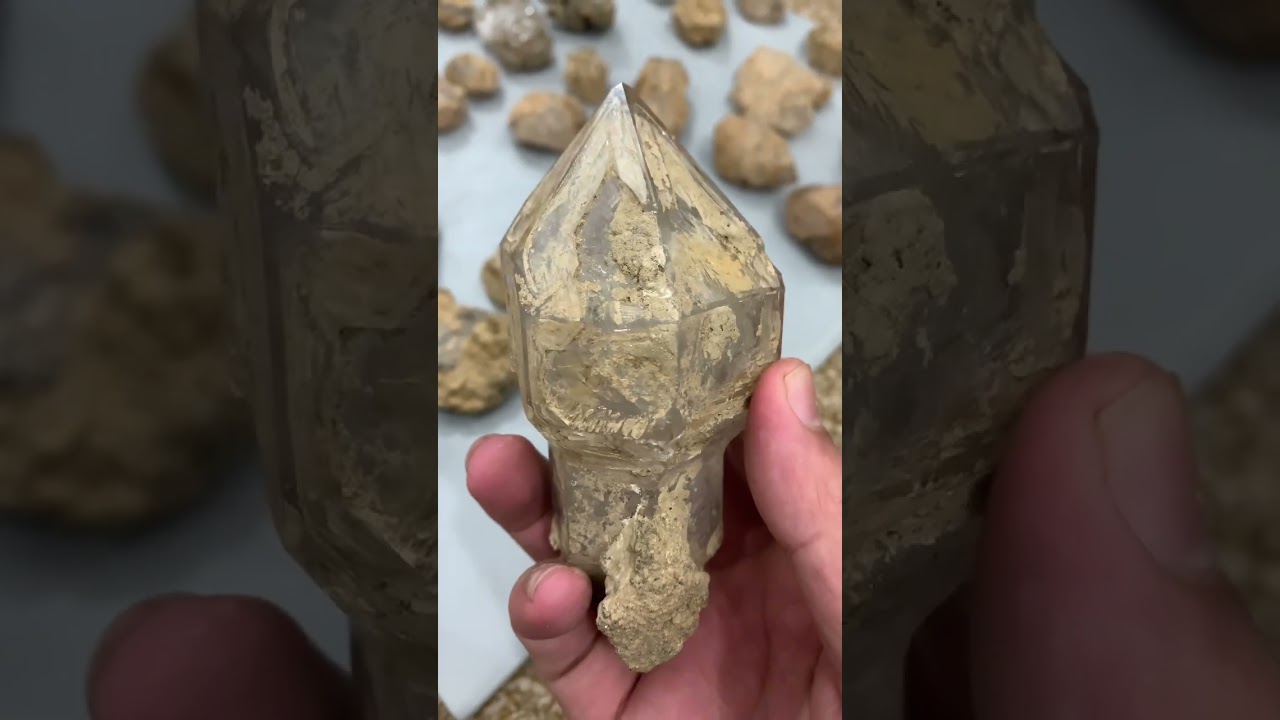 Window quartz crystals 