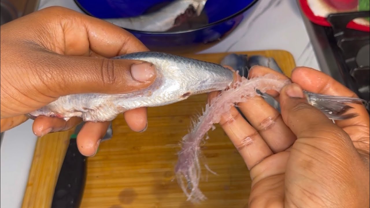 HOW TO DEBONE AND MAKE YOUR OWN HOMEMADE SARDINES! VERY EASY AND DELICIOUS!! YouTube