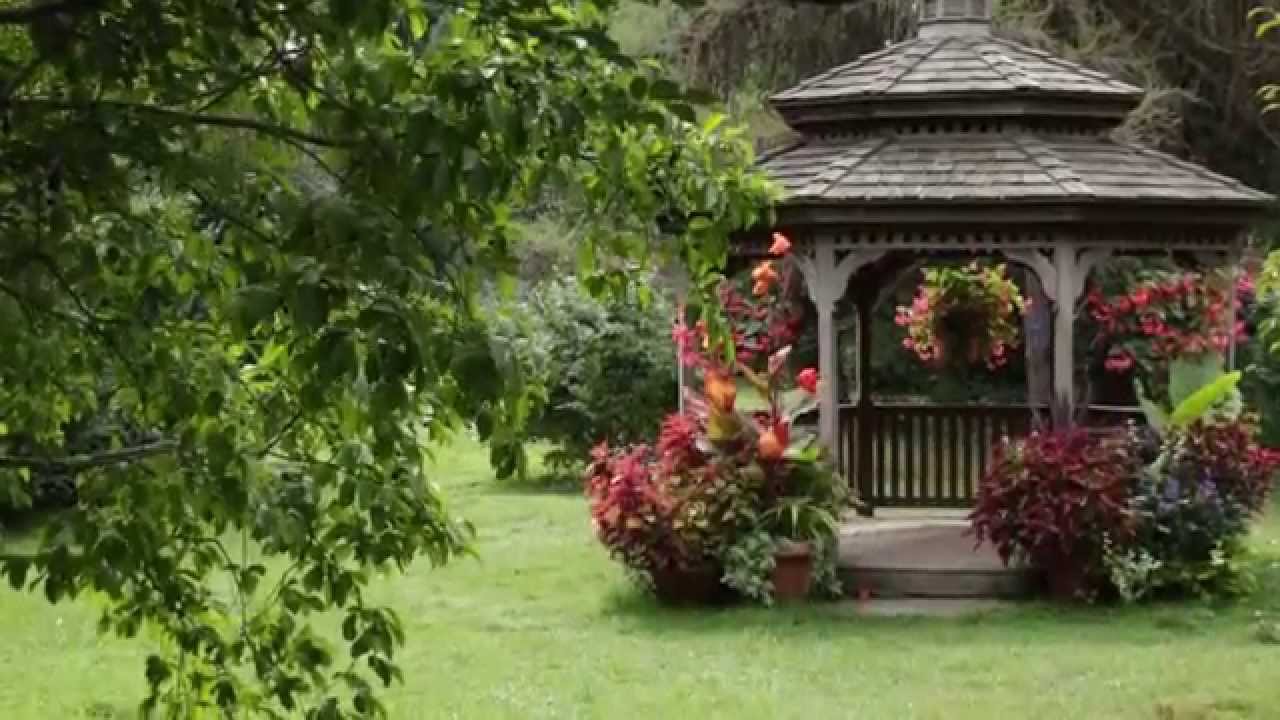 A Stroll Through Rutgers Gardens