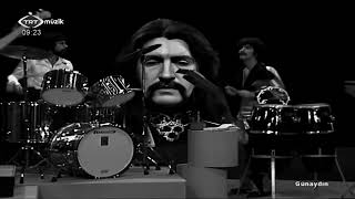 Barış Manço - Simsiyah Gecenin Koynundayım