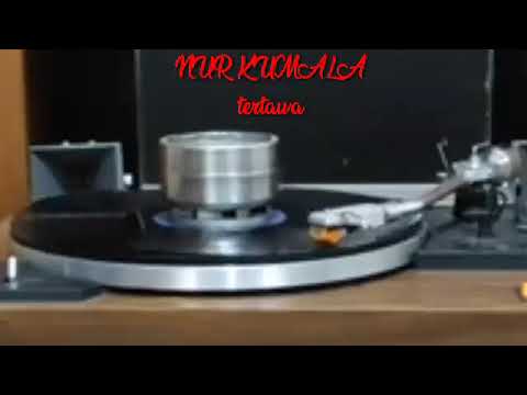 Kaset piringan #Nur Kumala #Judul tertawa.