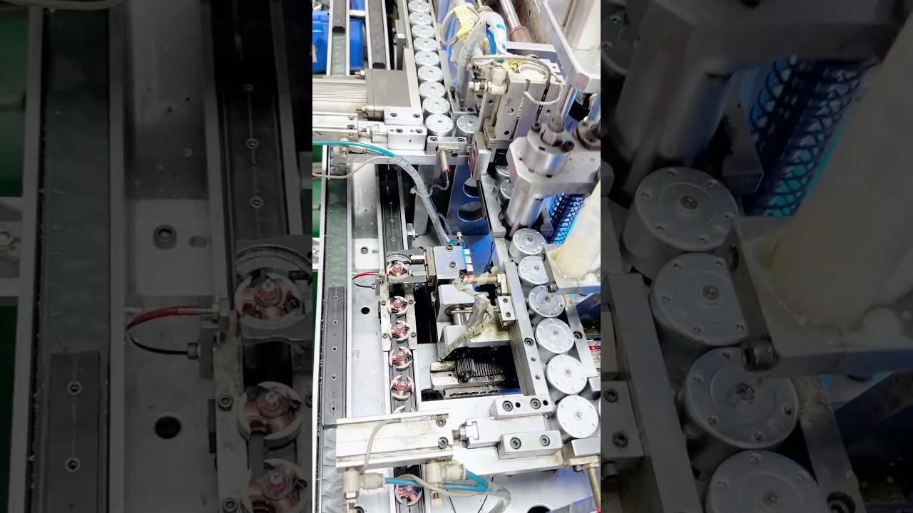 Automatic mechanizd combination of motor rotors and casing