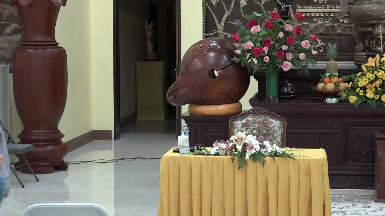 Ni Sư Thích Nữ Thuần Tuệ ban pháp thoại, khóa tu 3 ngày tại Thiền Viện Trúc Lâm Đại Đăng.