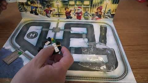 Building Lego City Advent Calendar SET 60268 DAY 1