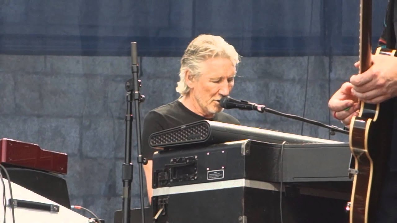 Roger Waters - Crystal Clear Brooks (2015) Live - YouTube