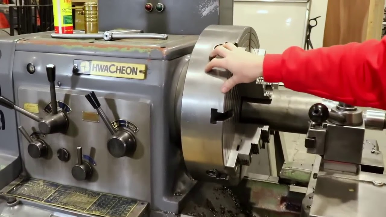 Big Lathe Walk Around Hwacheon Hl 630 25  720p via Skyload