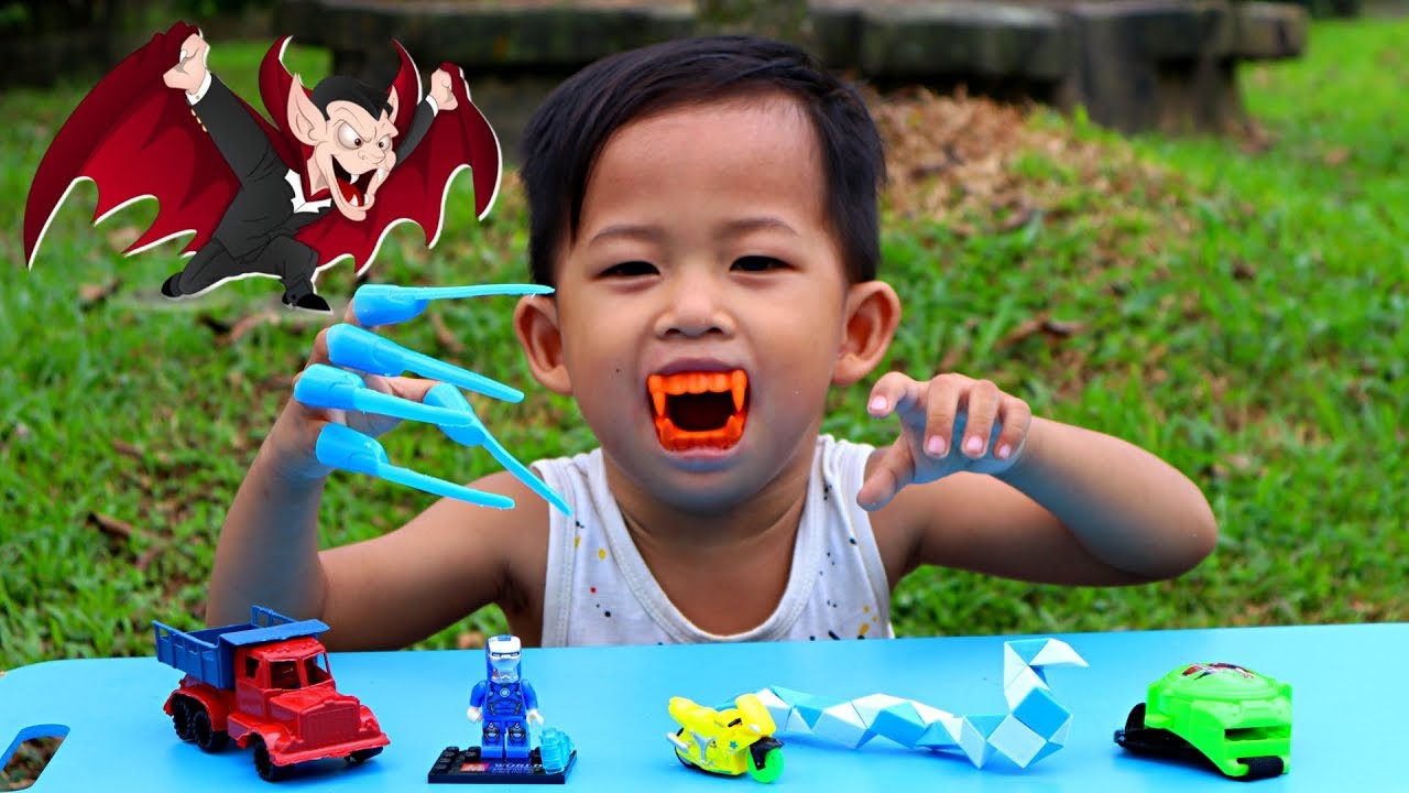 Anak Lucu Beli Kinder Joy & Es Krim Spiderman Berhadiah Mainan Anak Bagus. Tonton video keseruan Adi. 